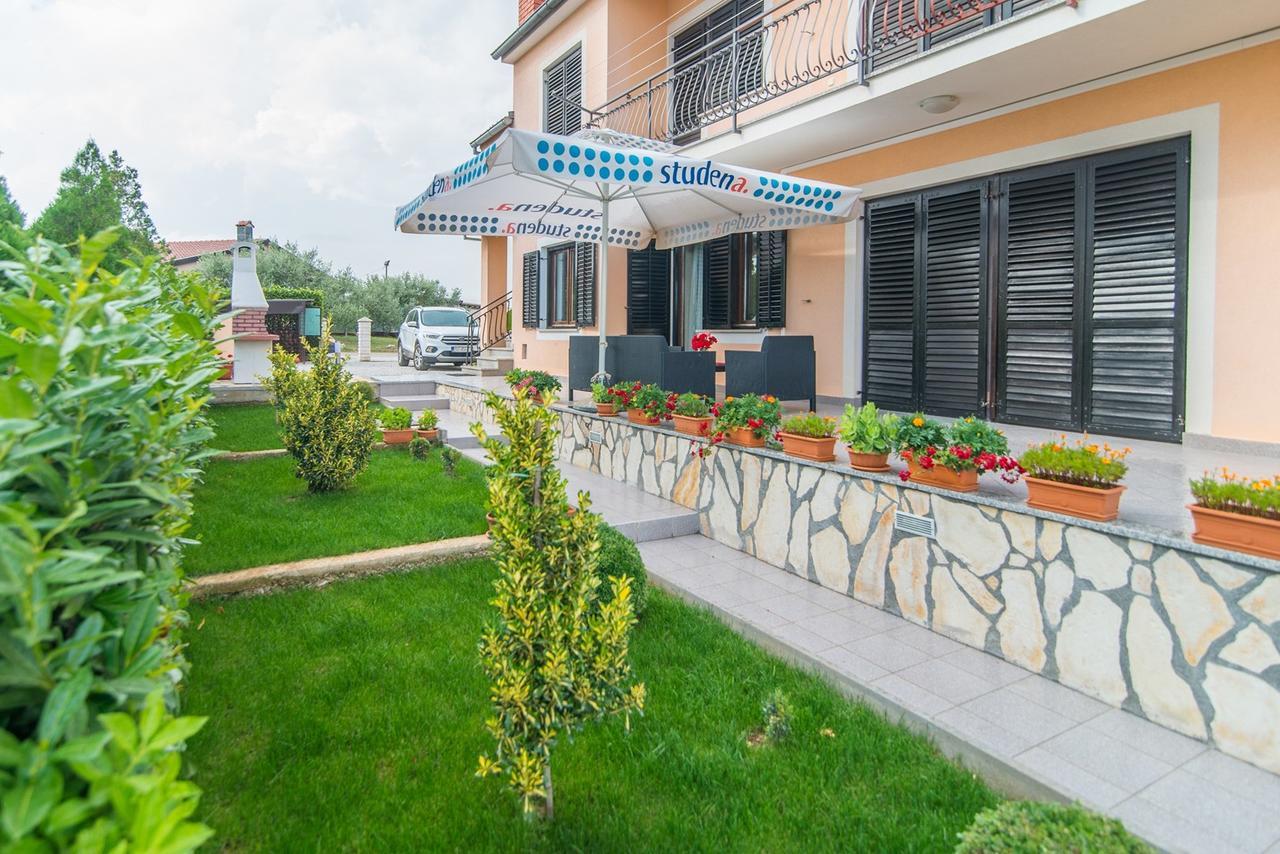 Apartment Stela Poreč Buitenkant foto